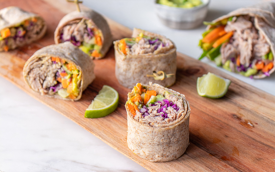 Wraps with avocado, vegetables and tuna