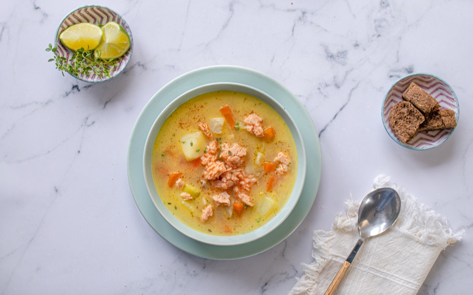 Quick fish soup with salmon
